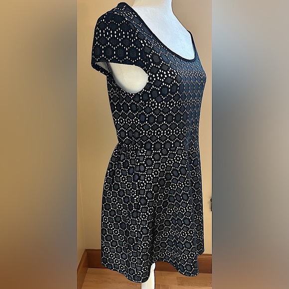 Like new geometric party dress - Picture 3 of 3